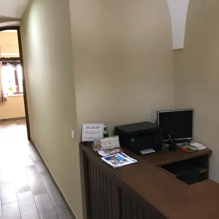 Encinares Pensión *